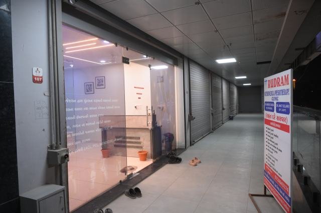 Clinic entrance at Kalash Square